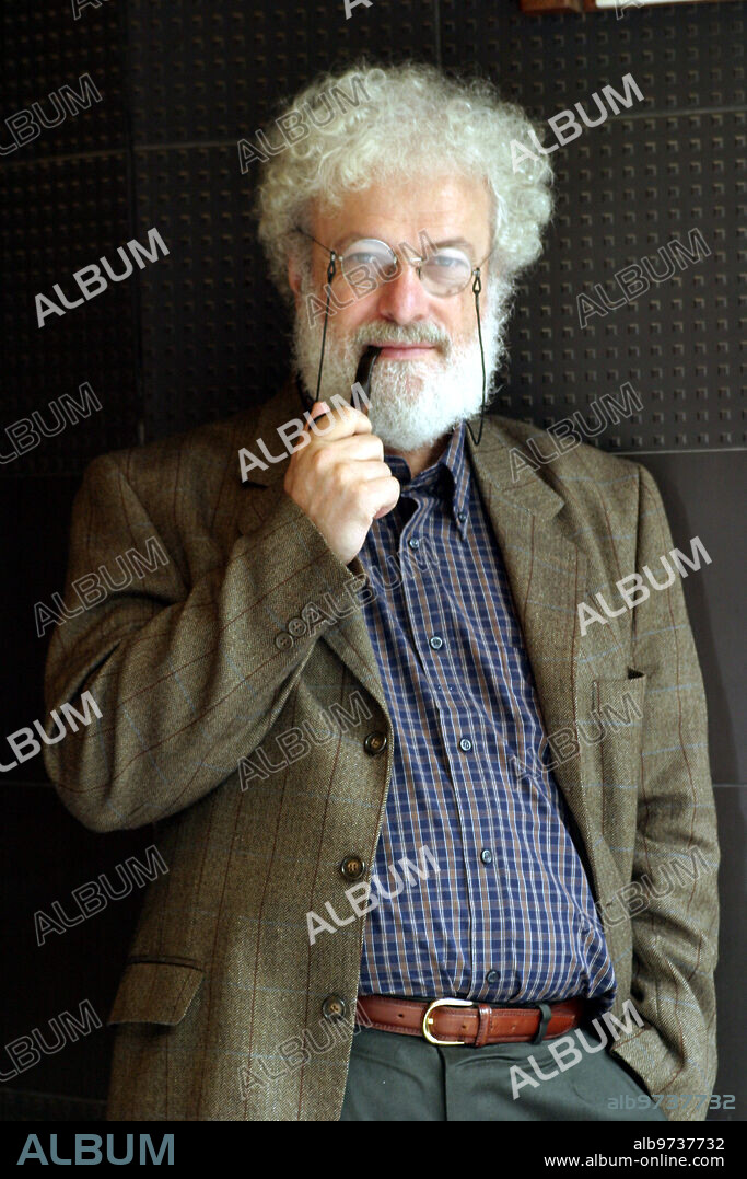 Madrid. 17/10/03. Francesco Tonucci, autor del Libro "cuando los Niños Dicen ¡basta!". Foto: José Luis Álvarez.