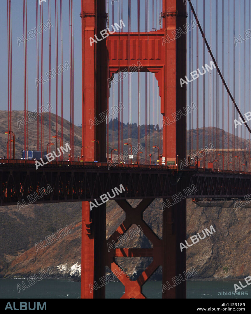 PUENTE GOLDEN GATE. Construído entre 1933 y 1937 por Joseph Strauss. SAN FRANCISCO. Estado de California. Estados Unidos.