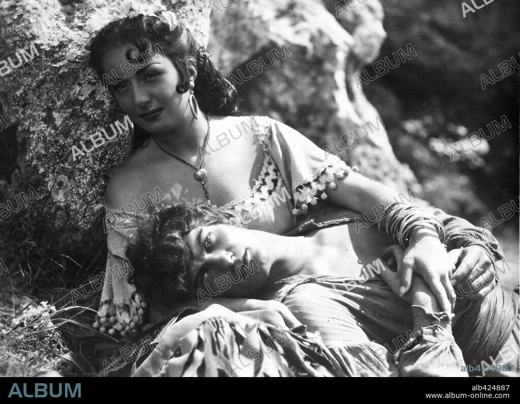 JEAN MARAIS und VIVIANE ROMANCE in CARMEN, 1945, unter der Regie von CHRISTIAN-JAQUE. Copyright DISCINA.