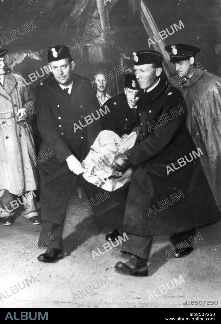 ARKIV 1952 - . Fjärdingsmannen Tore Hedin i Skånska Hurva mördade sina föräldrar och flera åldringar på ett ålderdomshem genom mordbränder, därefter tog han sitt eget liv i Bosarpsjön. Foto: TT Kod: 194 . COPYRIGHT SCANPIX SWEDEN.