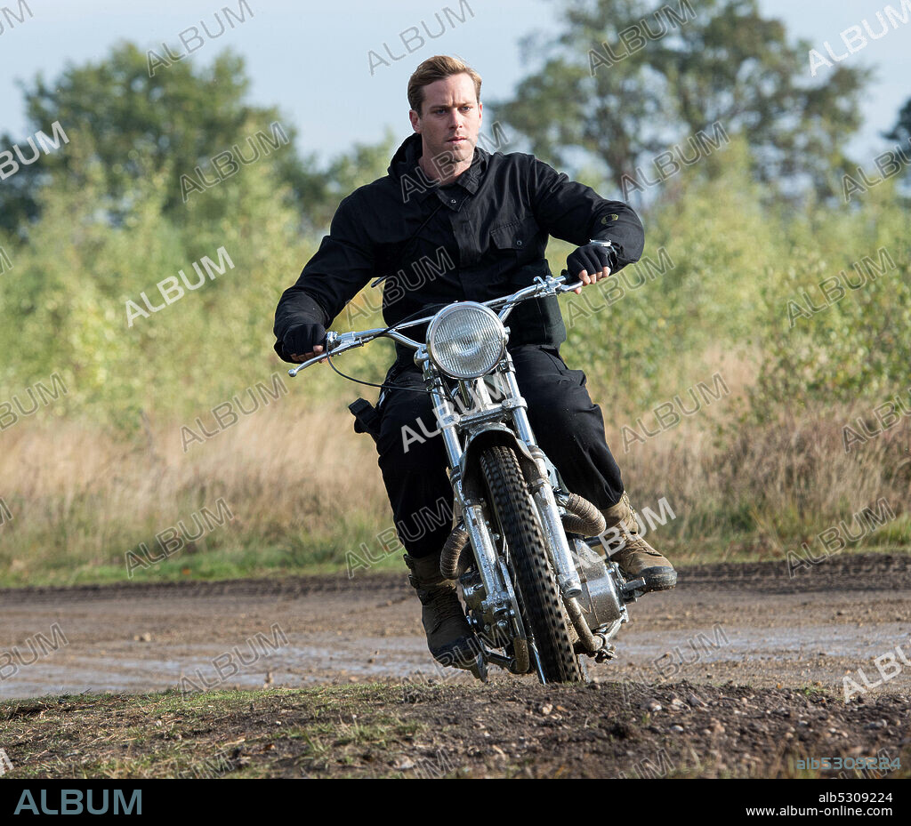 ARMIE HAMMER in THE MAN FROM U. N. C. L. E., 2015, directed by GUY RITCHIE. Copyright WARNER BROS.