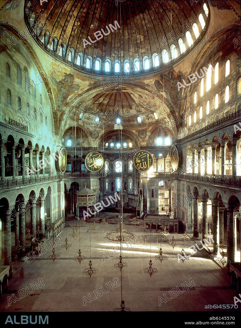 ANTEMIO DE TRALLES (474-534) E ISIDORO MILETO (442. INTERIOR DE SANTA SANTA SOFIA DE CONSTANTINOPLA - CONSTRUIDA ENTRE EL AÑO 532-537 - MEDALLONES CON INSCRIPCIONES DEL CORAN.