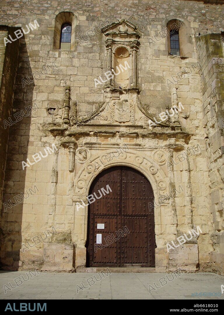 PORTADA RENACENTISTA DE LA IGLESIA DE SAN PEDRO - SIGLO XVI.