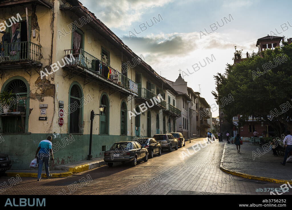 Street scene, Casco Viejo, UNESCO World Heritage Site, Panama City, Panama, Central America.