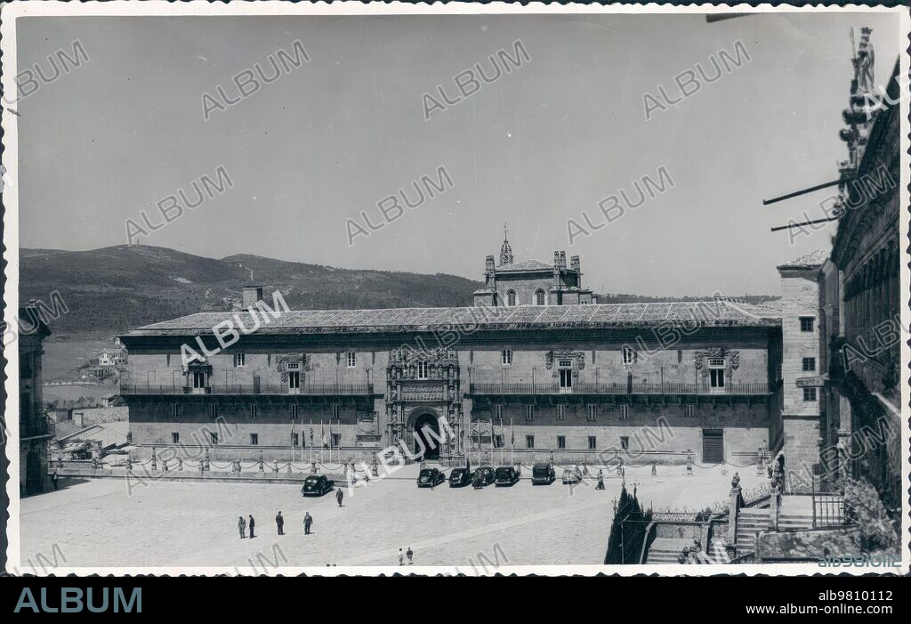 Santiago de Compostela, 1958 (CA.). El Parador de Santiago de Compostela, conocido como Hostal de los Reyes Católicos.