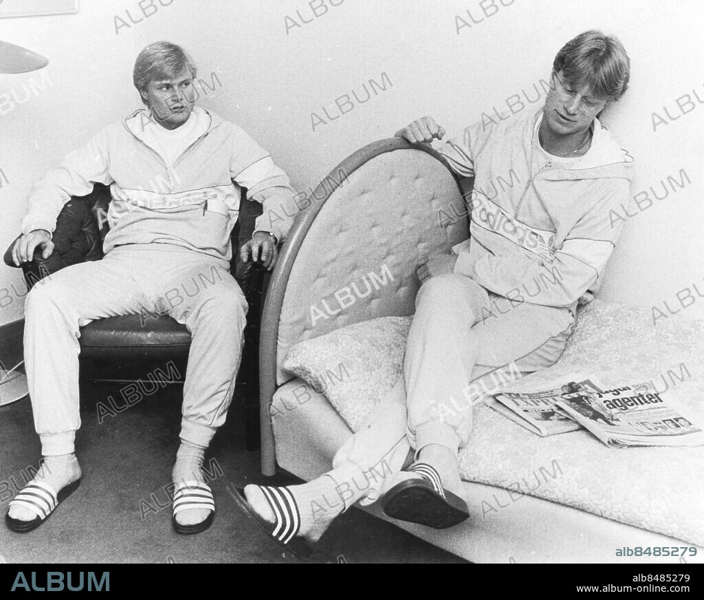 GÖTEBORG 1984-02-29.. Fotbollsspelarna Peter Larsson och Stefan Pettersson. *** Local Caption *** GP Foto: Lennart Månsson / Kamerareportage / TT / Kod: 2524.