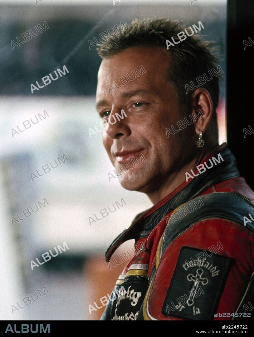 MICKEY ROURKE en DOS DUROS SOBRE RUEDAS, 1991 (HARLEY DAVIDSON AND THE MARLBORO MAN), dirigida por SIMON WINCER. Copyright M.G.M.