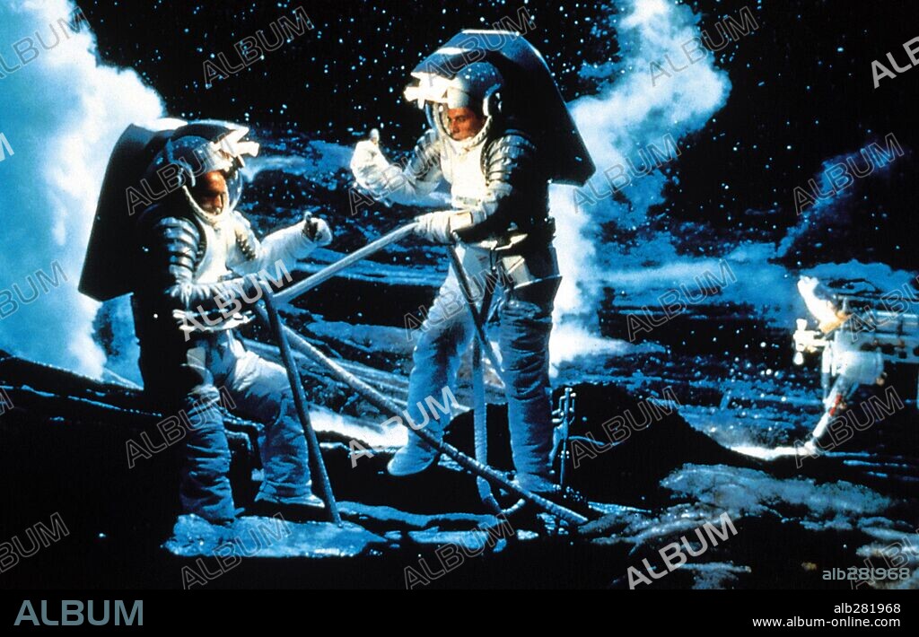 DEEP IMPACT, 1998, directed by MIMI LEDER. Copyright PARAMOUNT PICTURES / ARONOWITZ, MILES.