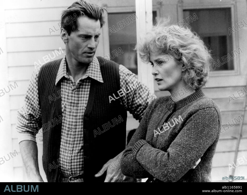 JESSICA LANGE et SAM SHEPARD dans COUNTRY, 1984. Copyright TOUCHSTONE PICTURES.