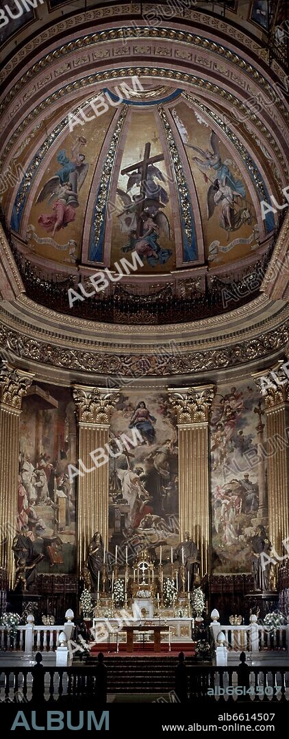 ALTAR Y RETABLO MAYOR CON CUPULA-ARQUITECTURA NEOCLASICA-S XVIII.