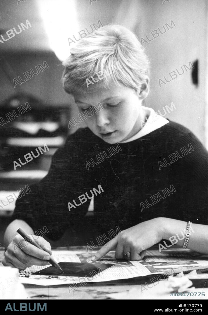 GÖTEBORG 1956-10-12.. Valands konsthögskola - infört 1956-10-18. Här ses konstnär Birgitta Asteman *** Local Caption *** GT Foto: Christian Tyre / Kamerareportage / TT / Kod: 2524.