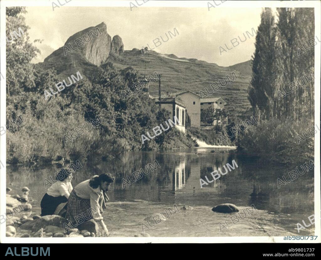 Mayo 1946. La Electra Carmen. Viguera (Logroño).