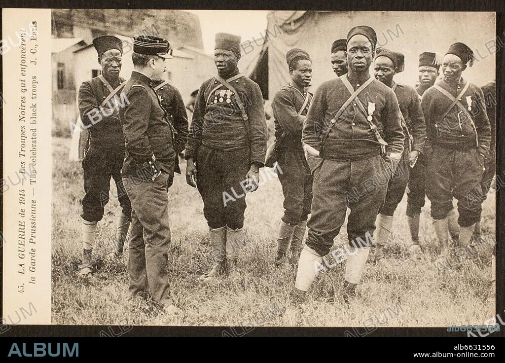 Geschichte / Erster Weltkrieg 1914-1918 / Einsatz von Kolonialsoldaten aus den französischen Gebieten in Afrika an der Front in Europa. /-"Les Troupes Noires qui enfoncèrent la Garde Prussienne / The celebrated black troops".-/ ( Senegalesische Scharfschützen der französischen Armee d'Afrique, die die Linie eines preußischen Garderegiment...
