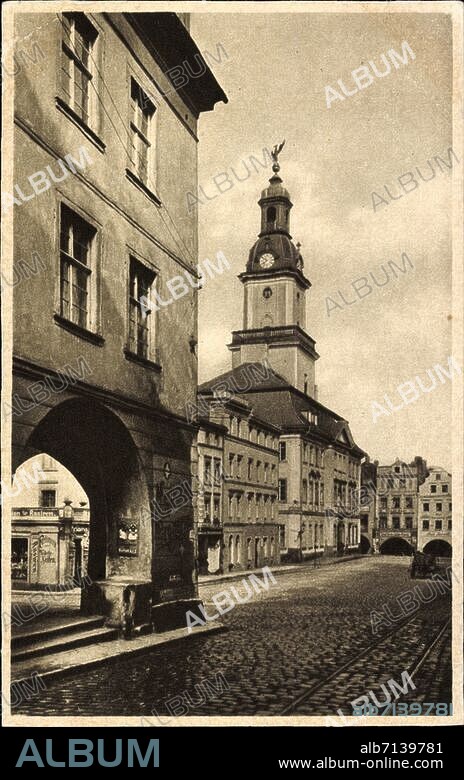 Jelenia Góra Hirschberg Schlesien, Marktplatz mit dem Rathaus.