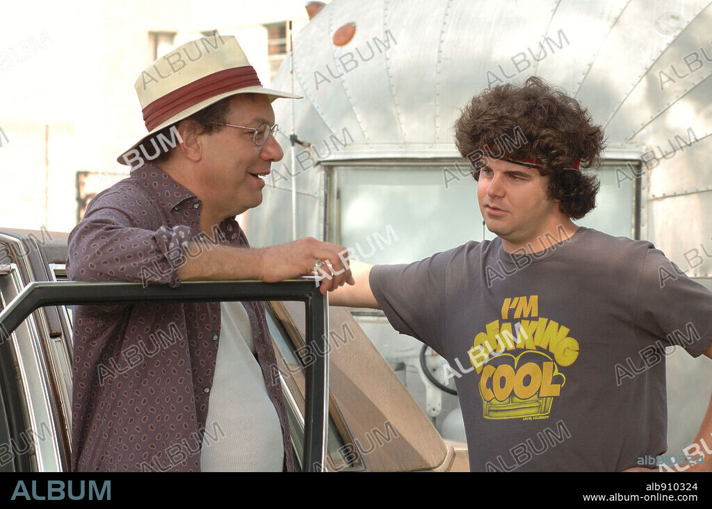 ADAM HERSCHMAN and LEWIS BLACK in ACCEPTED, 2006, directed by STEVE PINK. Copyright UNIVERSAL PICTURES / HANOVER, SUZANNE.