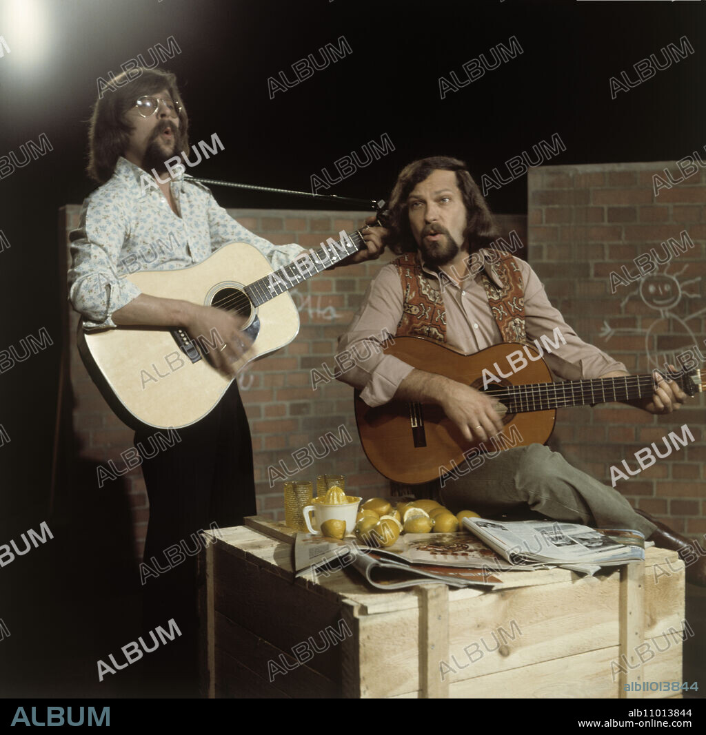 5 X JUXBOX SCHOBERT and BLACK, appearance in the ZDF show: ' 5 x Juxbox ' (April 1974) Grimm629.