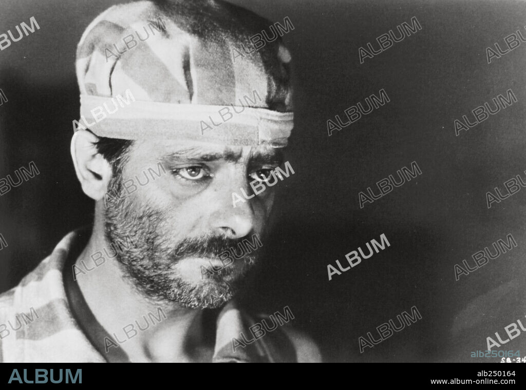 GIANCARLO GIANNINI en SIETE BELLEZAS, 1975 (PASQUALINO SETTEBELLEZZE), dirigida por LINA WERTMULLER.