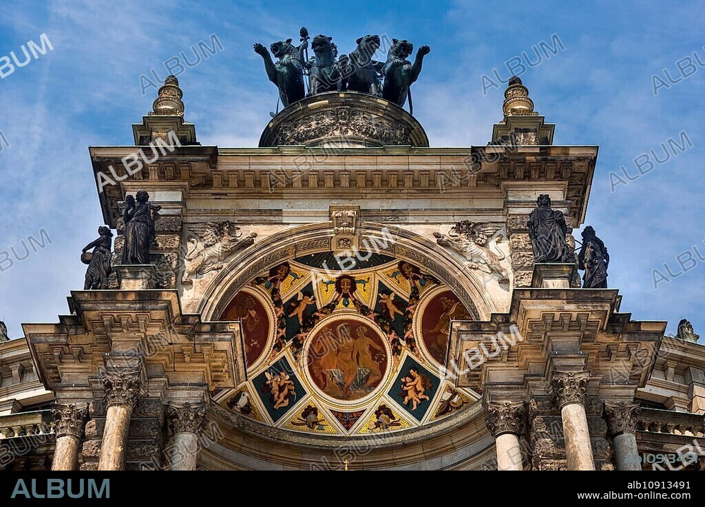 Semperoper in the Old Town, architecture, attraction, famous, equestrian statue, opera, music, historical, history, architecture, building, UNESCO, World Heritage Site, culture, cultural history, reconstruction, renovation, tourism, city trip, building, baroque, Saxony, Dresden, Germany, Europe.