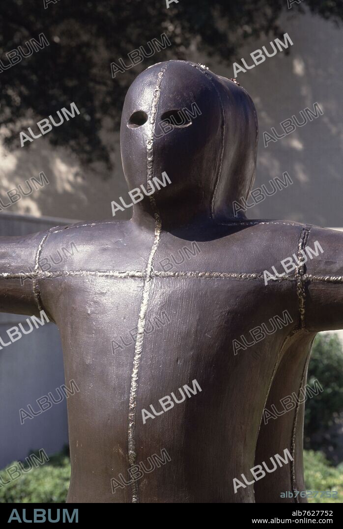 ANTONY GORMLEY (1950-). HOMBRE DE HIERRO - SIGLO XX.