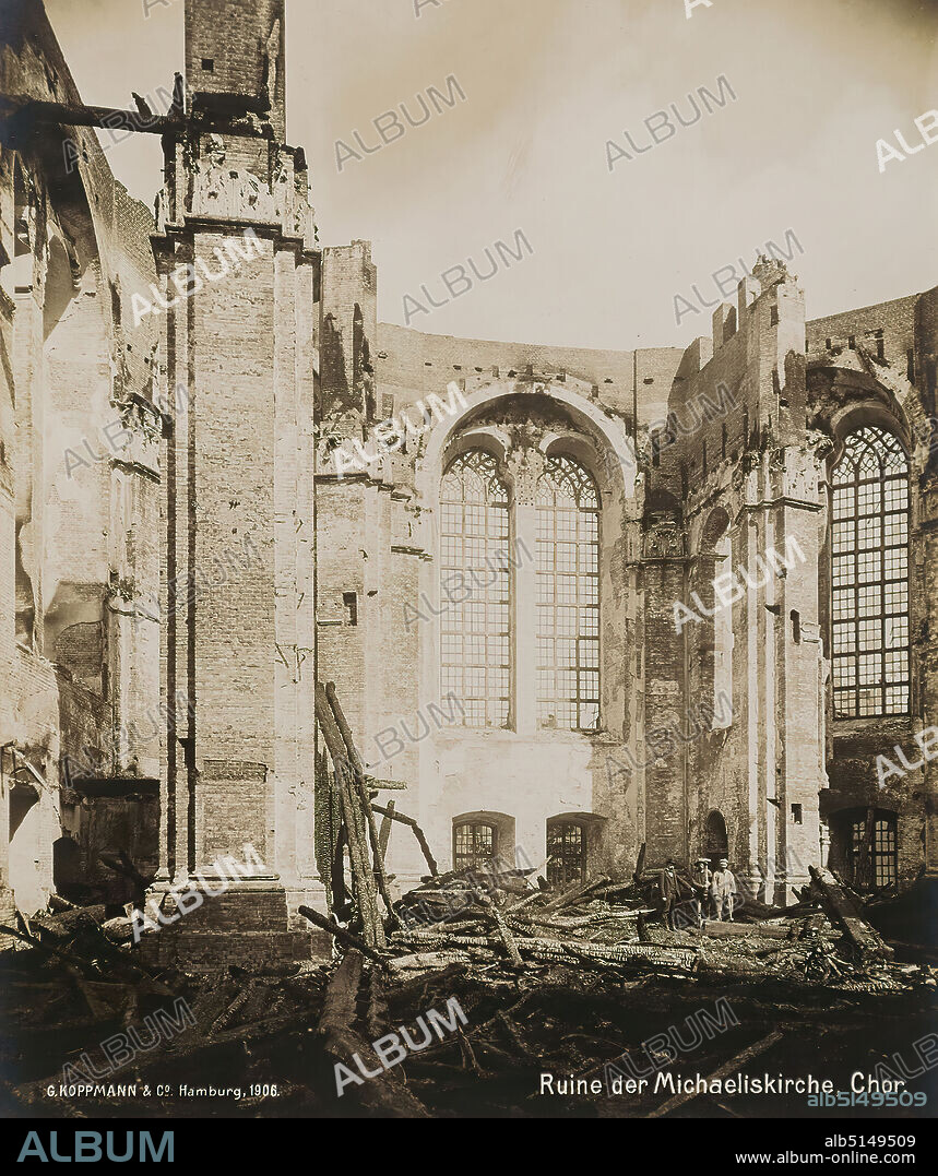 Georg Koppmann, Ruins of St. Michael's Church, choir from the St. Michaelis Memorial Folder, State Picture Gallery Hamburg, Collection on the History of Photography, silver gelatin paper, black and white positive process, image size: height: 18.8 cm; width: 15.8 cm, inscribed: recto u.: einbelichtet G. KOPPMANN & Co. Hamburg 1906. ruin of the Michaeliskirche, choir, architectural photography, reporting photography, ruin church, monastery, hist. Gebäude, Ortlichkeit, Straße, historisches Ereignis, Situation, Hamburg, Die St. Michaelis Gedächtnismappe is the last of more than ten portfolios with photographs from Hamburg, which Georg Koppmann dedicated to his hometown. The folder was published in 1906 on the occasion of the fire in the main church of St. Michaelis. Although the collapsing tower and the burnt-out ruins are the focus of the portfolio, Koppmann supplements it with reproductions of historical engravings, pictures of the intact building and photographs showing St. Michaelis as a Hamburg landmark. At the end of a career spanning more than 40 years, Koppmann not only benefits from his experience as an event photographer, but can also draw on the strengths of his extensive archive of city views. (Sven Schumacher).