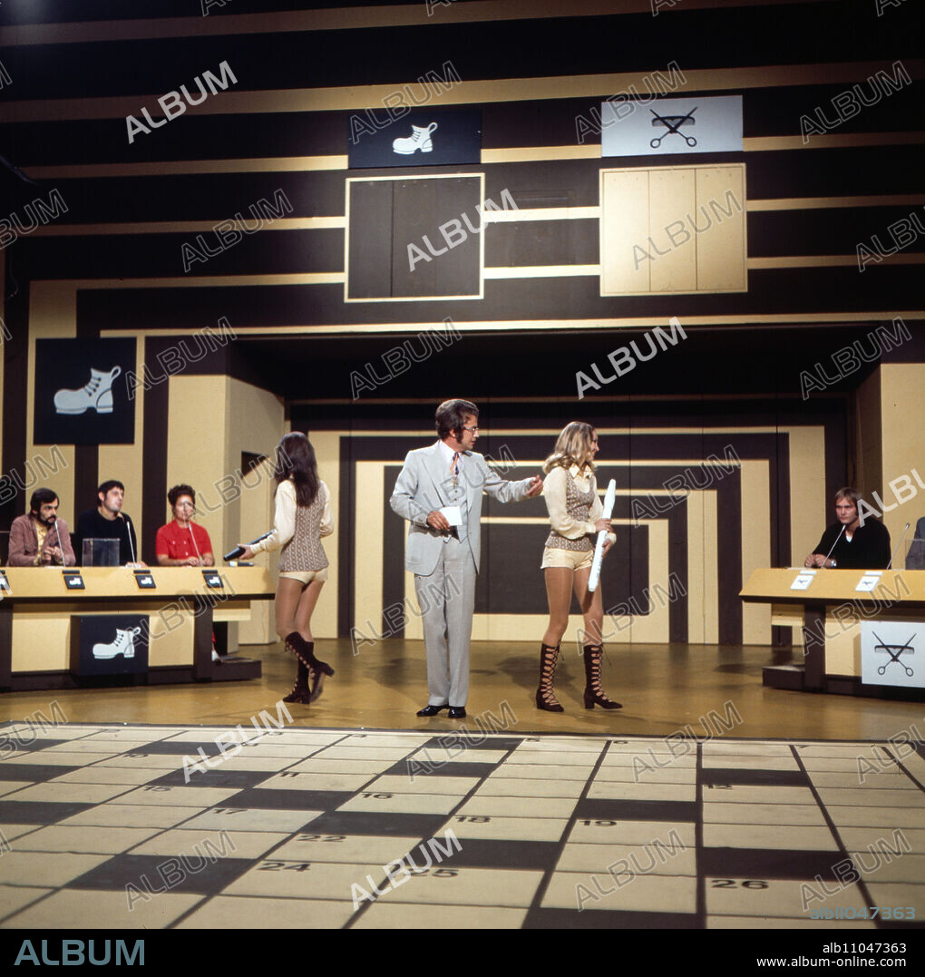 The Crossword Puzzle Game, game show, Germany 1971, presenter Dieter Thomas Heck and assistants.