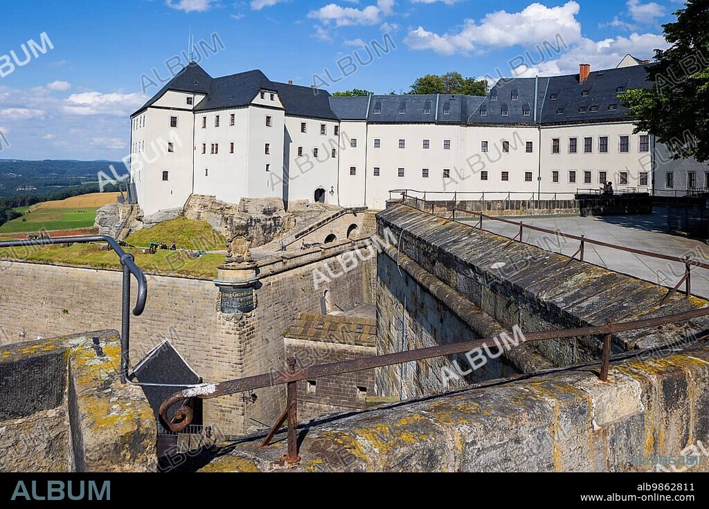 Königstein Fortress is one of the largest mountain fortresses in Europe and is located in the middle of the Elbe Sandstone Mountains on the table mountain of the same name above the town of Königstein on the left bank of the Elbe in the district of Sächsische Schweiz-Osterzgebirge (Saxony) . Georgenburg.