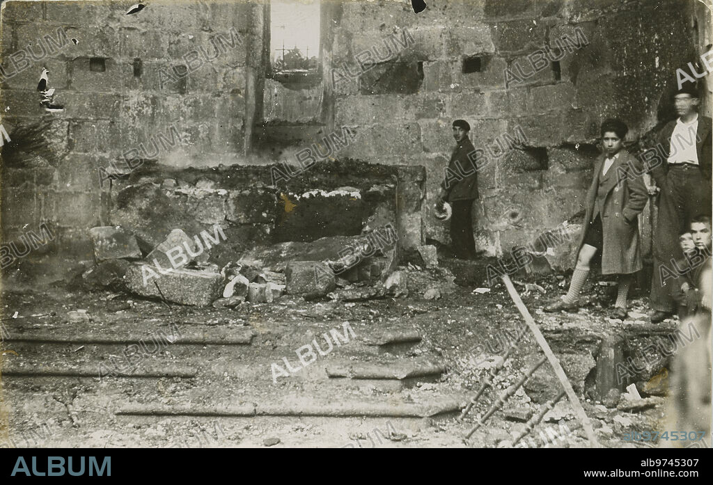 Béjar (Salamanca), 1939. Guerra Civil Española. Altar Mayor de la iglesia de El Salvador destrozado tras el paso de la guerra.