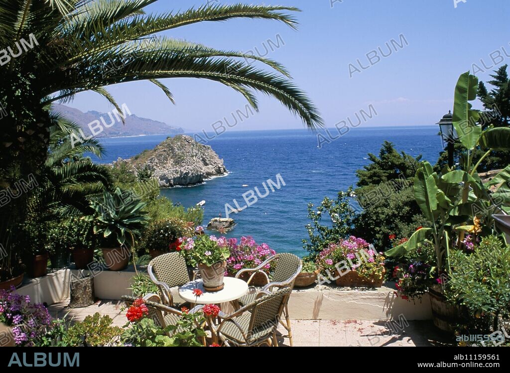 Mazzaro Beach, Taormina, island of Sicily, Italy, Mediterranean, Europe.