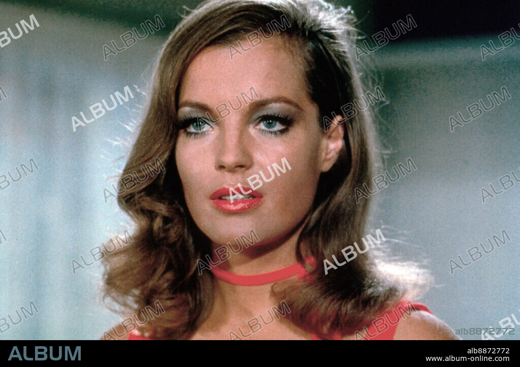 ROMY SCHNEIDER in MAX AND THE JUNKMEN, 1971 (MAX ET LES FERRAILLEURS), directed by CLAUDE SAUTET.
