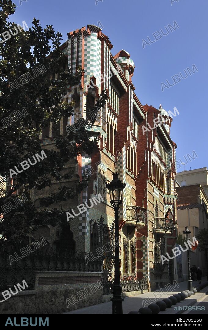 Casa Vicens (1883-1888), arquitecte Antoni Gaudí, C. de les Carolines 22, Barcelona.