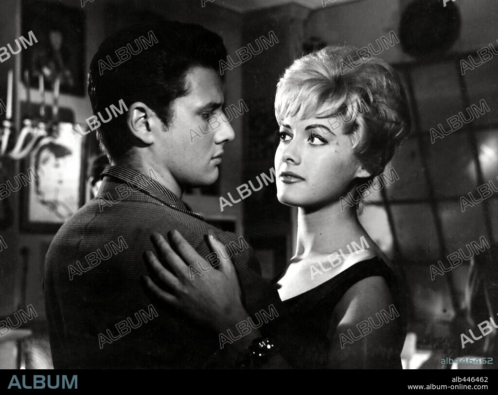 CARLOS LARRAÑAGA y GISIA PARADIS en A SANGRE FRÍA, 1959. Copyright ESTE FILMS.