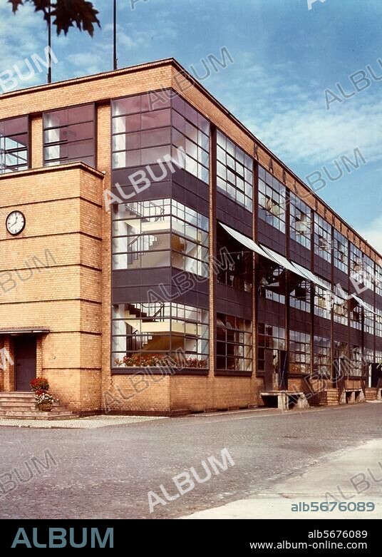 Alfeld (Leine), Fagus-Werke (1911-12 erbaut. Architekten: Walter Gropius und Adolf Meyer. Glas-Beton-Bauweise). Außenansicht. Foto.
