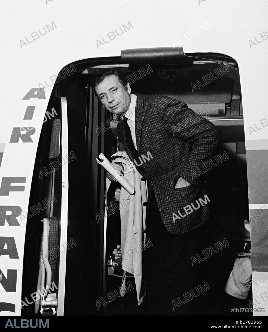 YVES MONTAND in GRAND PRIX, 1966, directed by JOHN FRANKENHEIMER. Copyright M.G.M.