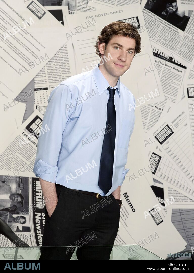 JOHN KRASINSKI in THE OFFICE, 2005, directed by RICKY GERVAIS and STEPHEN MERCHANT. Copyright NBC UNIVERSAL TELEVISION / LUBIN, JUSTIN / Cortesía. Season 5.