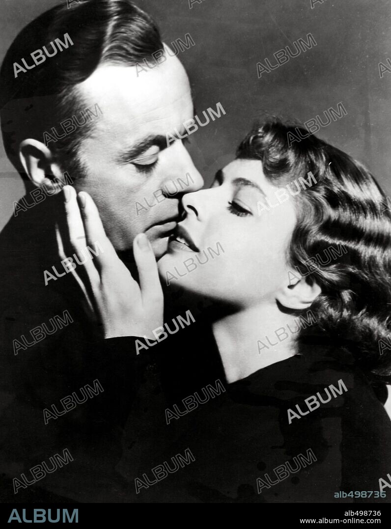 CHARLES BOYER and INGRID BERGMAN in ARCH OF TRIUMPH, 1948, directed by LEWIS MILESTONE. Copyright UNITED ARTISTS.