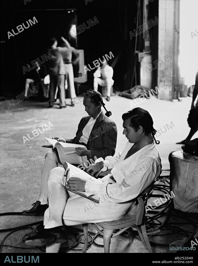 CLARK GABLE and FRANCHOT TONE in MUTINY ON THE BOUNTY, 1935, directed by FRANK LLOYD. Copyright M.G.M.