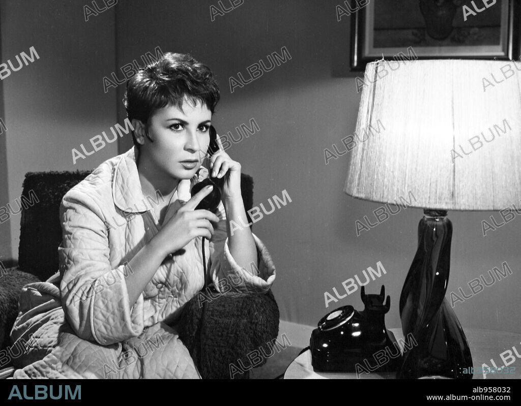 LINA MORGAN in EL POBRE GARCIA, 1961, directed by TONY LEBLANC. Copyright RADIO FILMS.