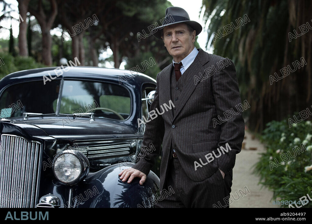 LIAM NEESON in MARLOWE, 2022, directed by NEIL JORDAN. Copyright Parallel Film Productions.