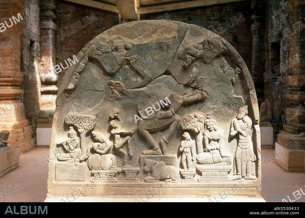The kingdom of Champa (Campadesa or nagara Campa) Cham Pa in Vietnamese, ?? Chiêm Thành in Hán Vi?t and Zhàn chéng in Chinese records) was an Indianized kingdom that controlled much of southern and central Vietnam from approximately the 7th century through to 1832. Champa reached its apogee in the 9th and 10th centuries. Then began a gradual decline under pressure from Ð?i Vi?t, the Vietnamese polity centered in the region of modern Hanoi. In 1471, Viet troops sacked the northern Cham capital of Vijaya, and in 1697 the southern principality of Panduranga became a vassal of the Vietnamese emperor. In 1832, the Vietnamese emperor Minh M?ng annexed the remaining Cham territories. M? Son, a former religious center, and H?i An, one of Champa's main port cities, are now UNESCO World Heritage sites.