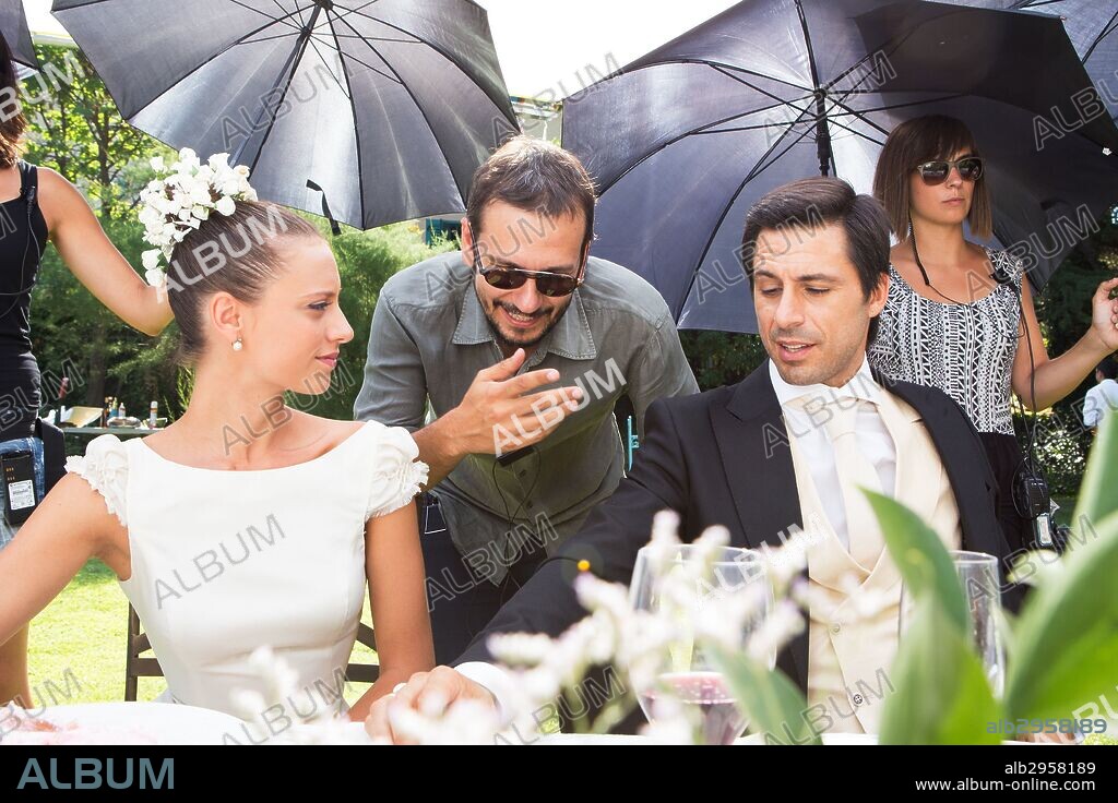 DAVID SERRANO, HUGO SILVA y MICHELLE JENNER en TENEMOS QUE HABLAR, 2016, dirigida por DAVID SERRANO. Copyright ATRESMEDIA CINE / VERGNE, JULIO.