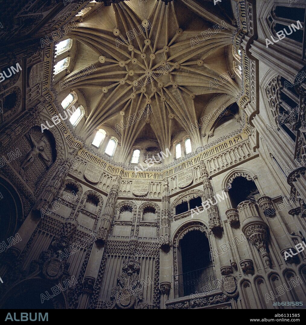 CUPULA DE LA CAPILLA DE LOS VELEZ - SIGLO XV - FOTO AÑOS 60.