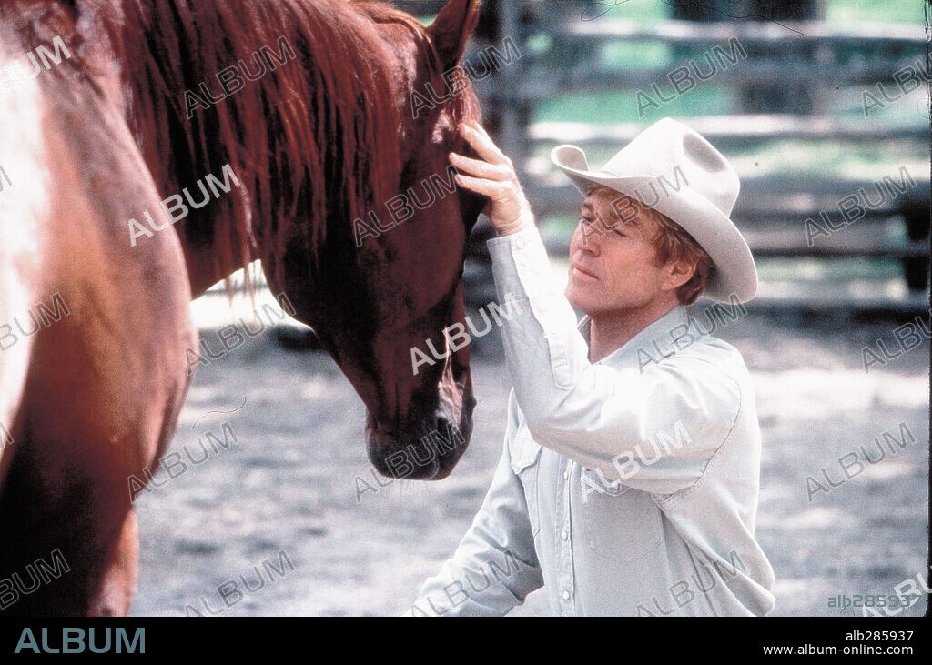 ROBERT REDFORD en EL HOMBRE QUE SUSURRABA A LOS CABALLOS, 1998 (THE HORSE WHISPERER), dirigida por ROBERT REDFORD. Copyright TOUCHSTONE PICTURES.