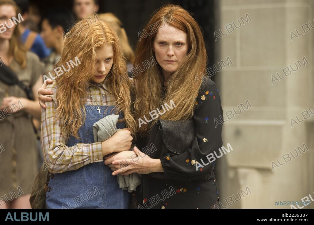 CHLOE GRACE MORETZ und JULIANNE MOORE in CARRIE, 2013, unter der Regie von KIMBERLY PEIRCE. Copyright SCREEN GEMS.