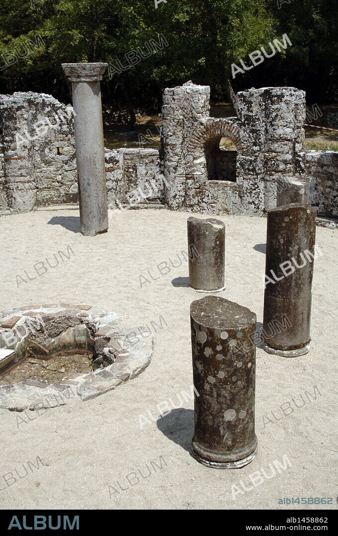 ARTE PALEOCRISTIANO. REPUBLICA DE ALBANIA. BAPTISTERIO del s. VI. BUTRINTO.