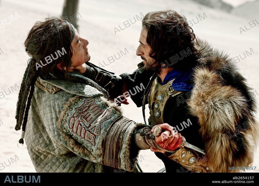 ADRIEN BRODY and JACKIE CHAN in TIAN JIANG XIONG SHI, 2015, directed by DANIEL LEE. Copyright SPARKLE ROLL MEDIA/HUAYI BROTHERS MEDIA/SHANGHAI FILM GROUP.
