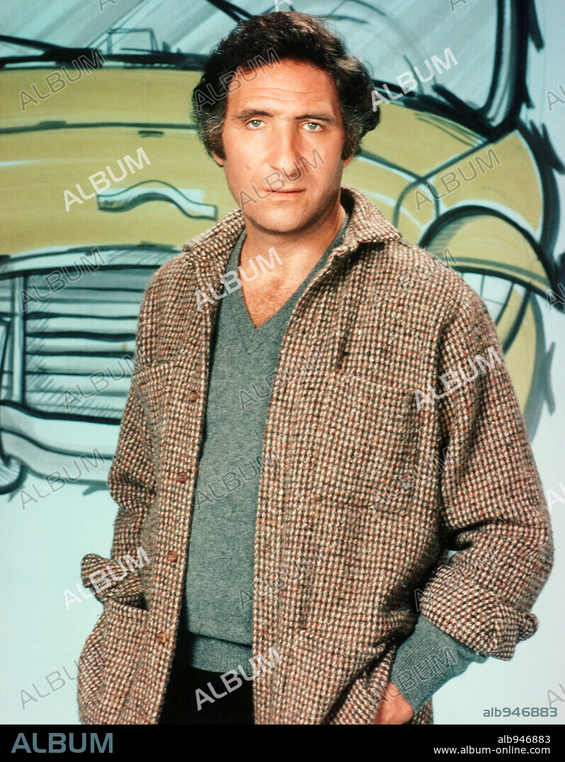 JUDD HIRSCH in TAXI, 1978, directed by JAMES BURROWS. Copyright PARAMOUNT TV.