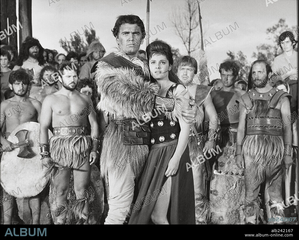 EDMUND PURDOM y ROSSANA PODESTA en FURIA DE LOS BARBAROS, 1960 (LA FURIA DEI BARBARI), dirigida por GUIDO MALATESTA. Copyright COLUMBIA PICTURES.