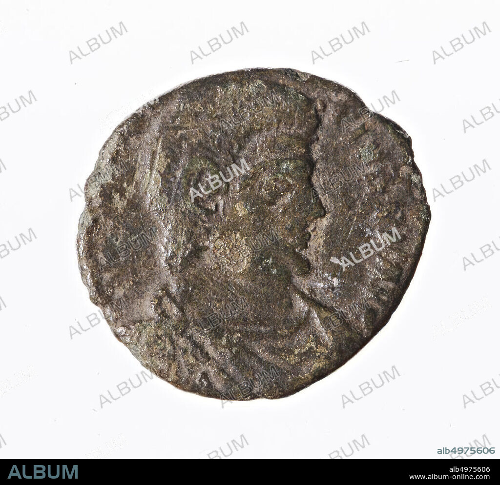Vz: draped bust, bareheaded, in cuirass, nr, [DN MAGNEN.