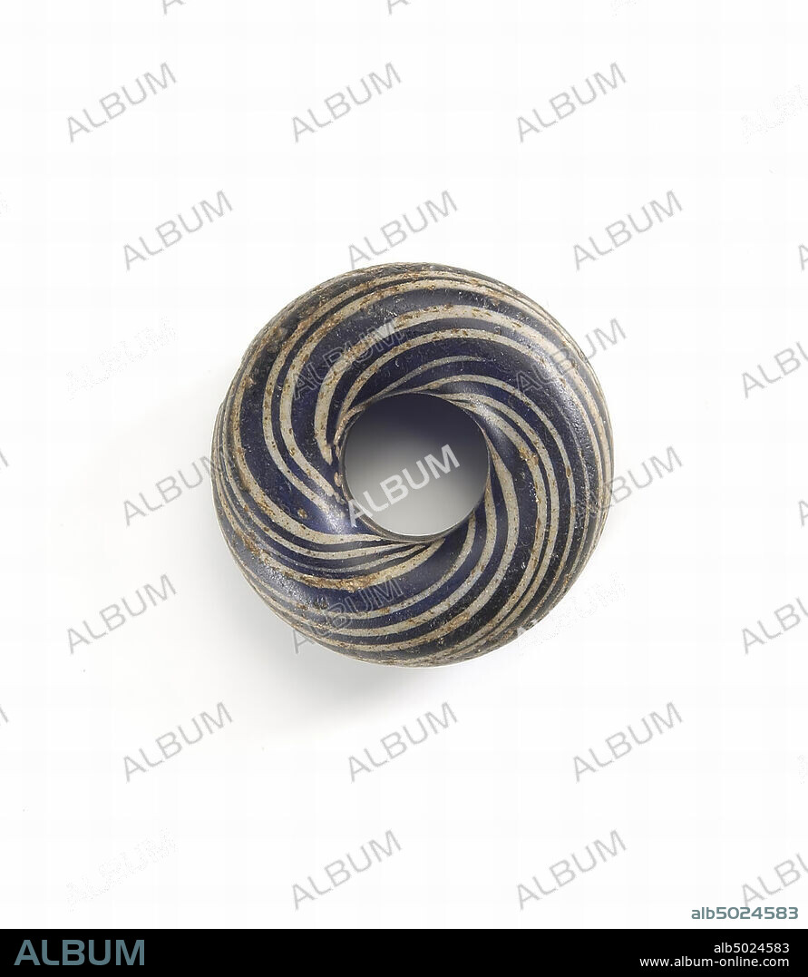 Glass bead with screw decoration, blue glass mass with green dots, bead, glass, prehistory 500-0 BC, Netherlands, unknown, unknown, unknown.