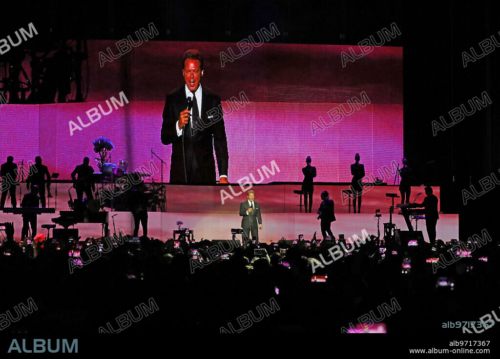 Sevilla, 05/07/2018. Concierto del cantante Luis Miguel en el estadio de La Cartuja. Foto: Raúl Doblado ARCHSEV.